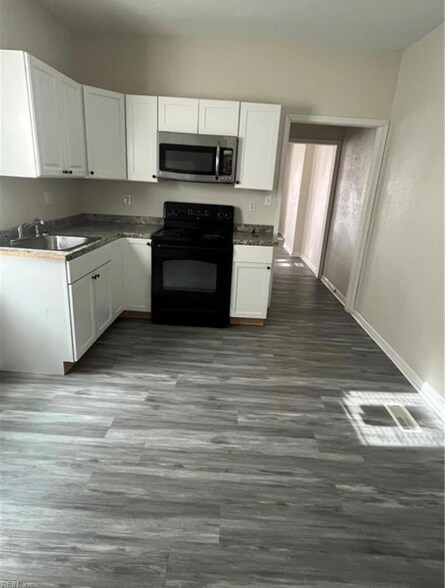 Building Photo - 1723 Lasalle Ave