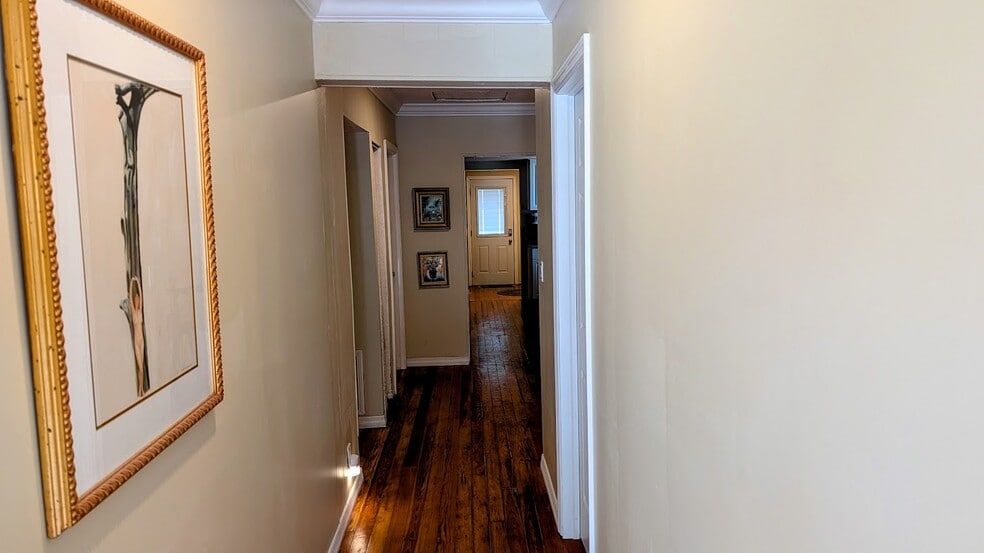 Building Photo - 2255 1st Ave N