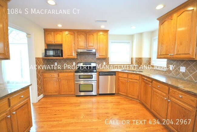 Building Photo - Beautiful Home in Lake Vista