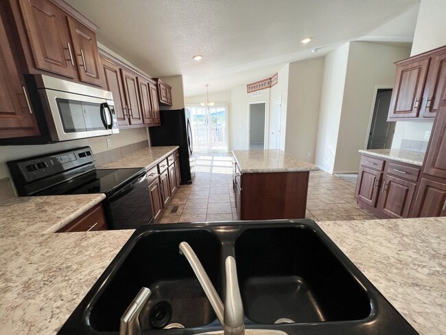 Building Photo - MESQUITE SPRINGS COMMUNITY-COTTONWOOD