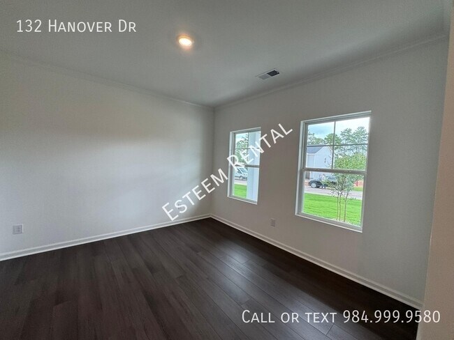 Building Photo - 132 Hanover Dr
