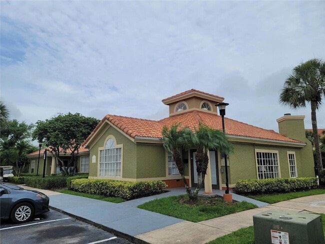 Building Photo - 421 Fountainhead Cir