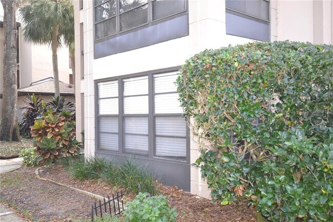 Building Photo - 3399 Mermoor Dr