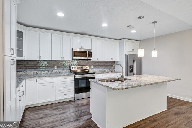Building Photo - 5772 Lilburn Stone Mountain Rd