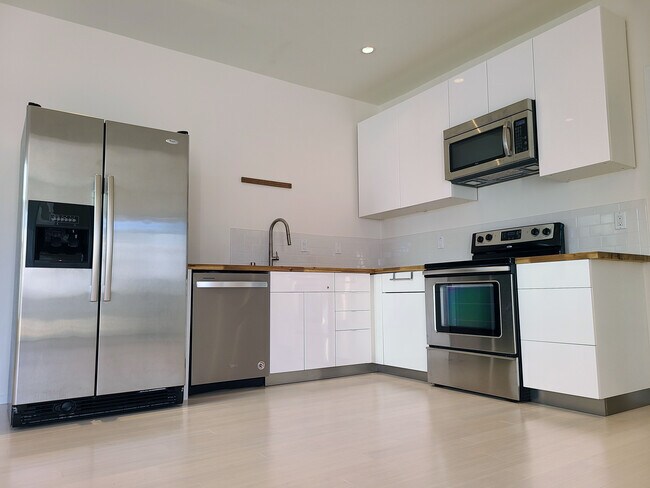 Kitchen - 530 Tompkins Ave