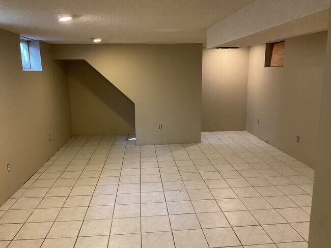 Building Photo - 708-710 1st Ave S