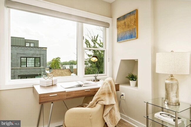 Second bedroom with south views to National Monument - 765 Girard St NW