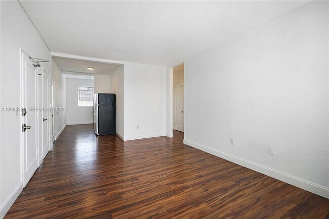Building Photo - 320 80th St