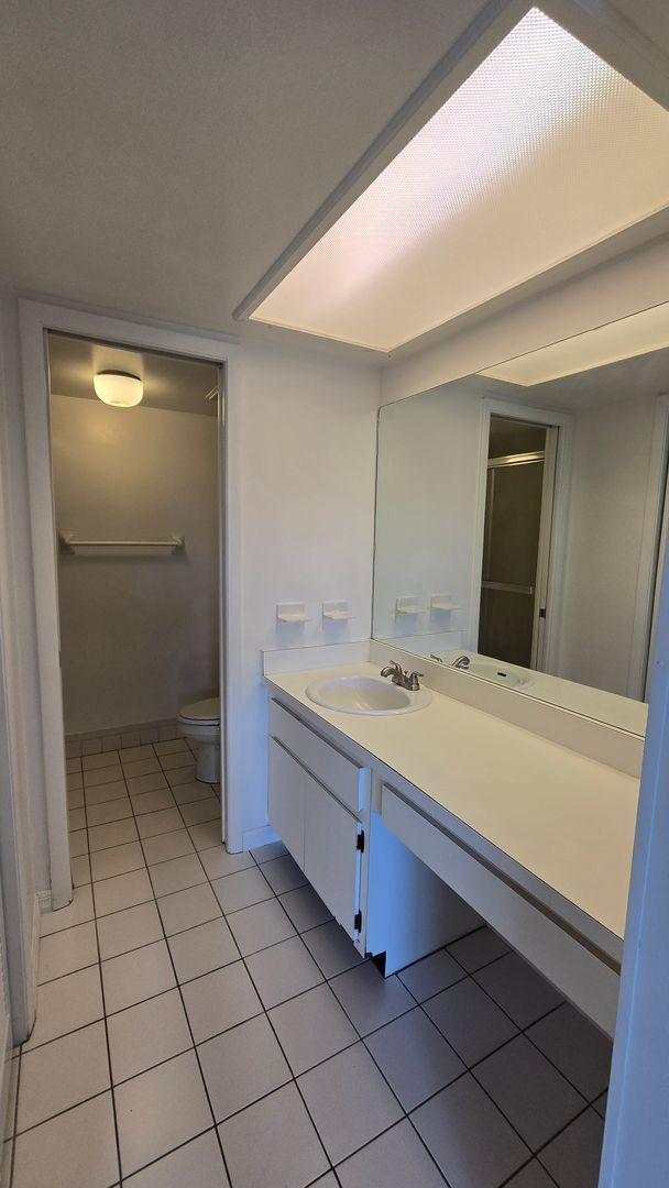 Building Photo - Nice 2/2 in the Gated East Lake Woodlands community