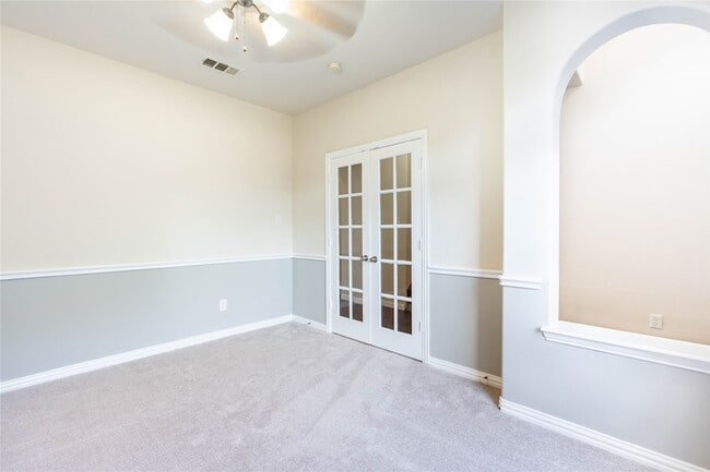 Building Photo - 2725 Tangerine Ln