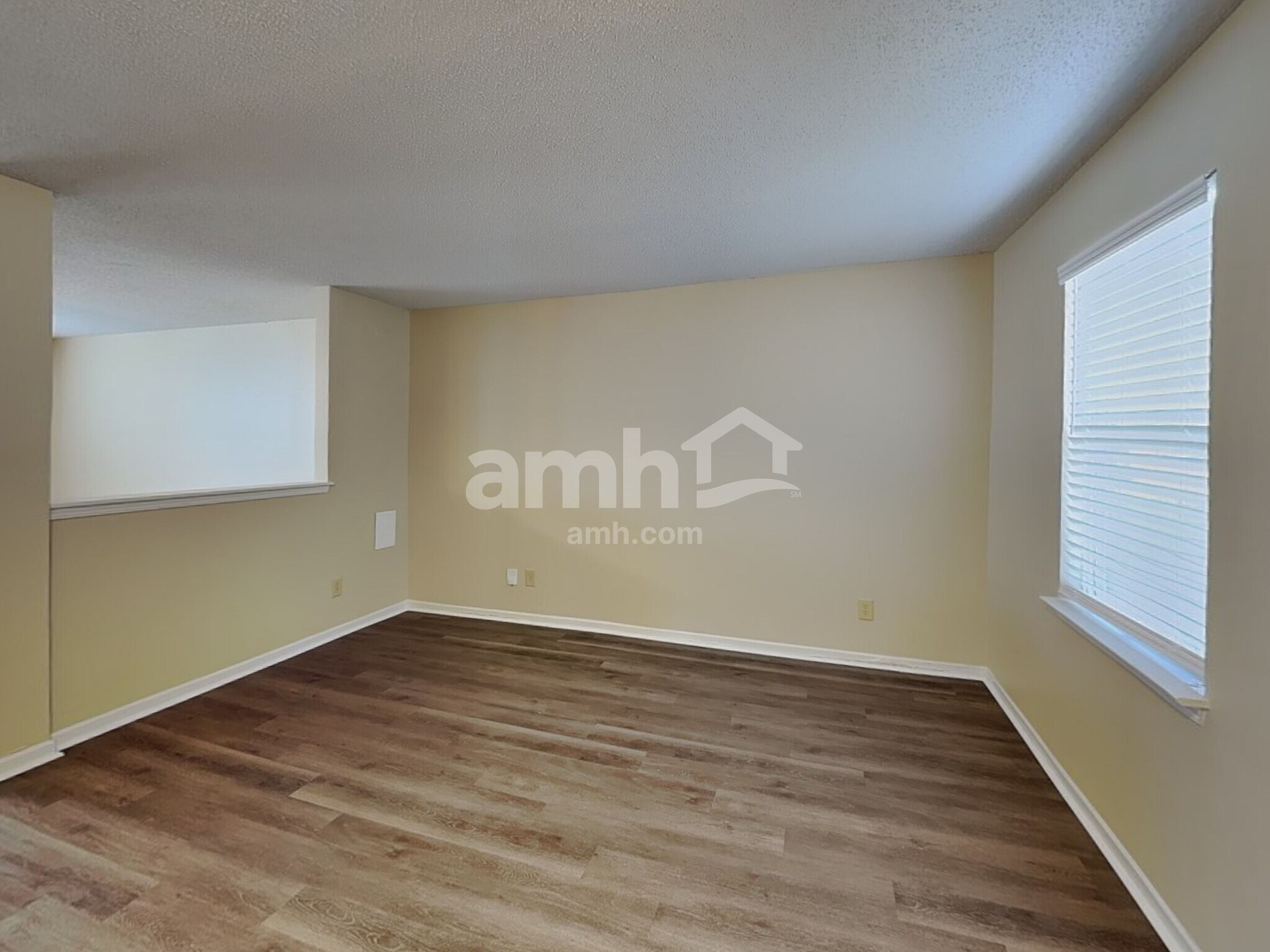 Building Photo - 8845 Limberlost Ct