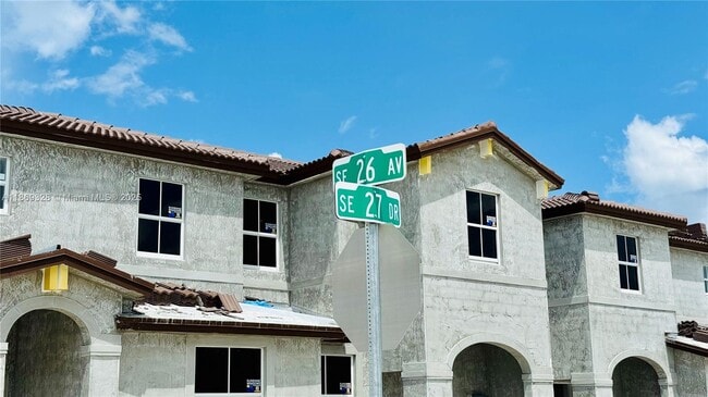 Building Photo - 2632 SE 27th Dr
