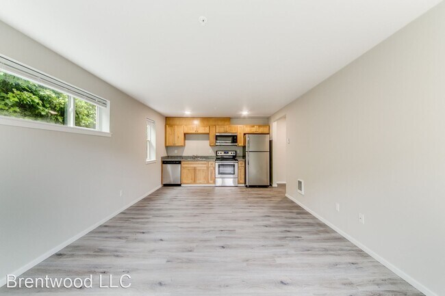 Building Photo - 2515 S 48th St