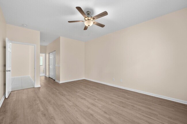 Building Photo - 6980 SE Twin Oaks Cir