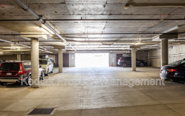 Building Photo - 520 E 500 S