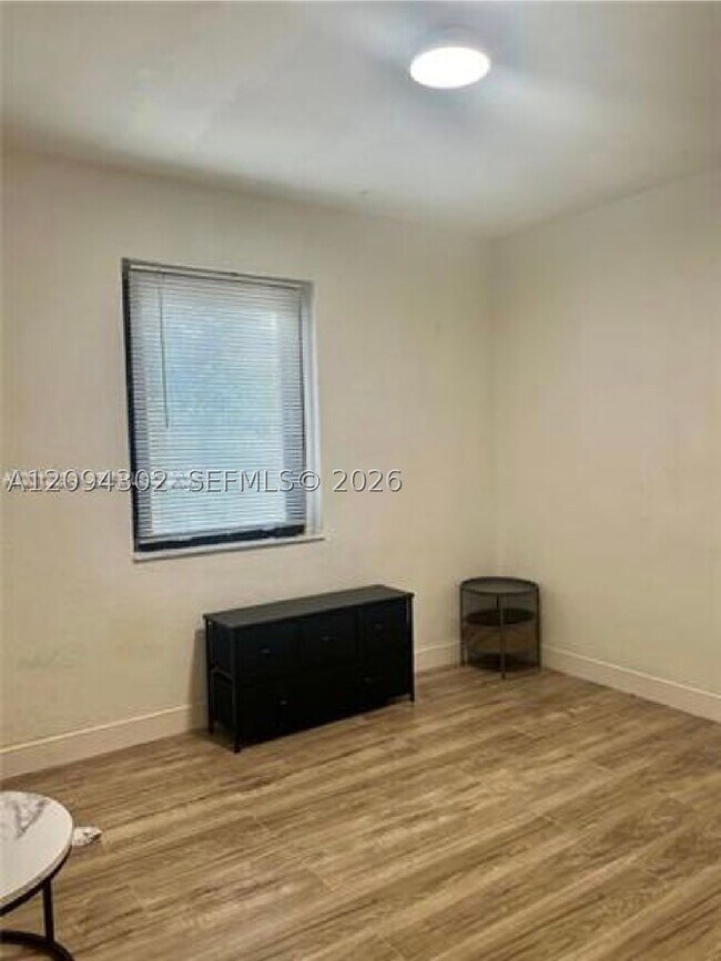 Building Photo - 12040 N Miami Ave