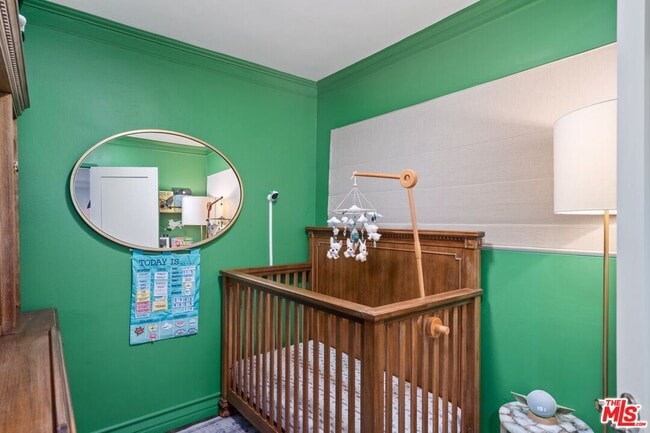 Building Photo - 960 Larrabee St