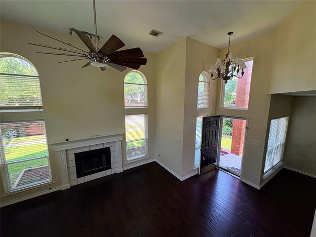 Building Photo - 512 Woodlake Dr