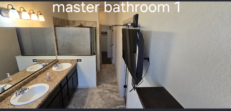 Building Photo - 13844 Hollywood