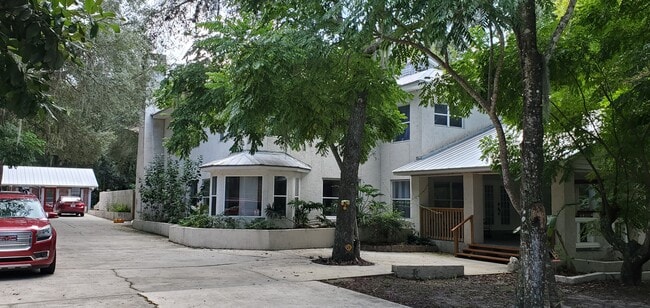 exterior view - 6542 Sherry Ln