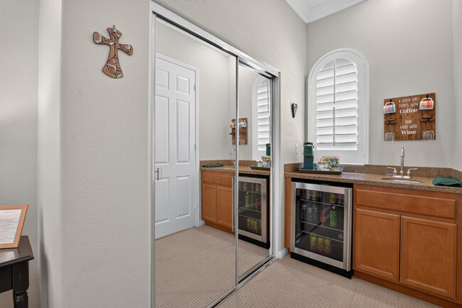 Building Photo - 61414 Topaz Dr