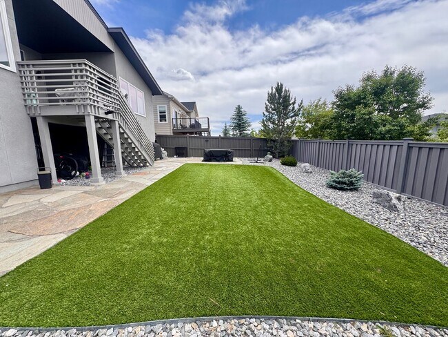Building Photo - LUXURY 4 Bedroom home in NORTHGATE with Mountain Views