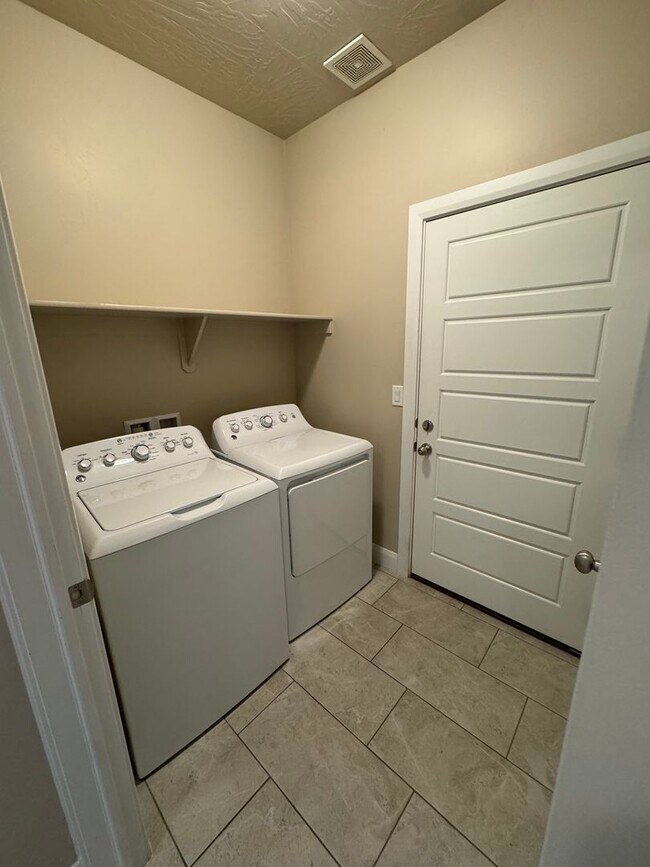 Building Photo - Beautiful 3 Bedroom Home - Casitas at Sienna Hills