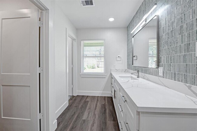 Building Photo - 4074 Cheena Dr