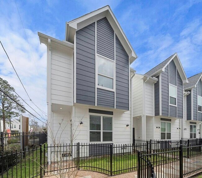 Primary Photo - 1538 W Tidwell Rd