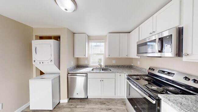 Primary Photo - 2405 E St Vrain St
