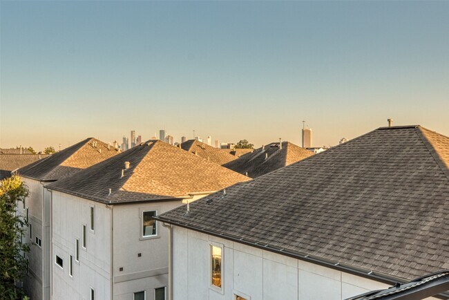 Building Photo - 5521 Kiam St