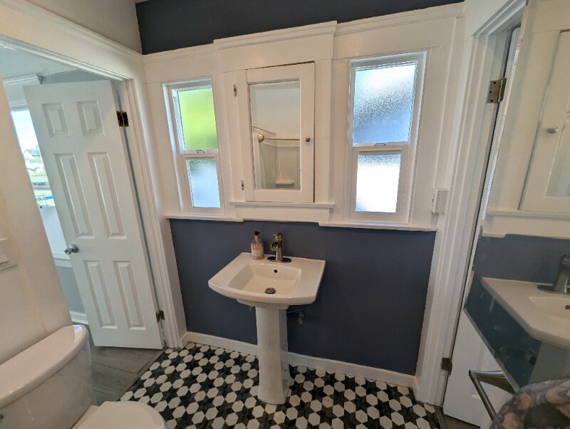 Building Photo - 410 S G St