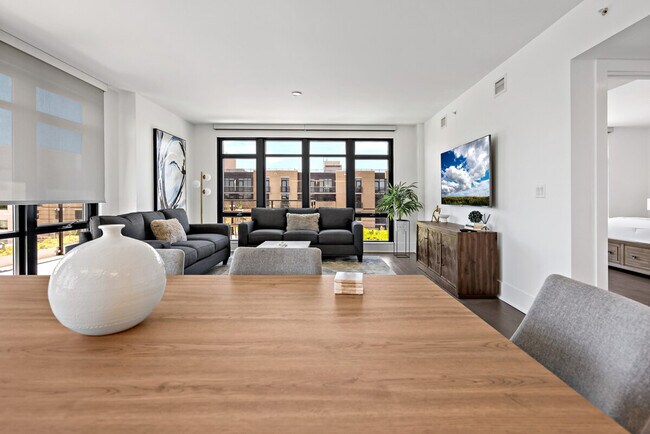 Building Photo - 1611 8th St NW