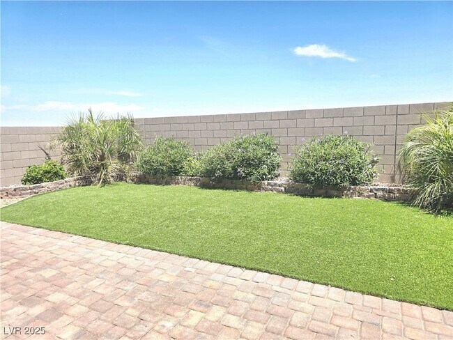 Building Photo - 2406 Bellinzona Pl