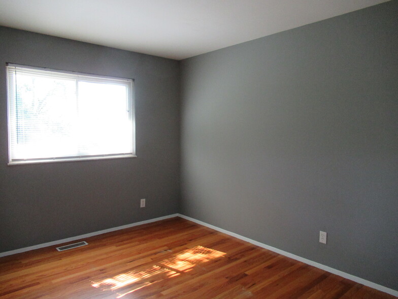 Main Bedroom - 1617 Dover Trace Dr