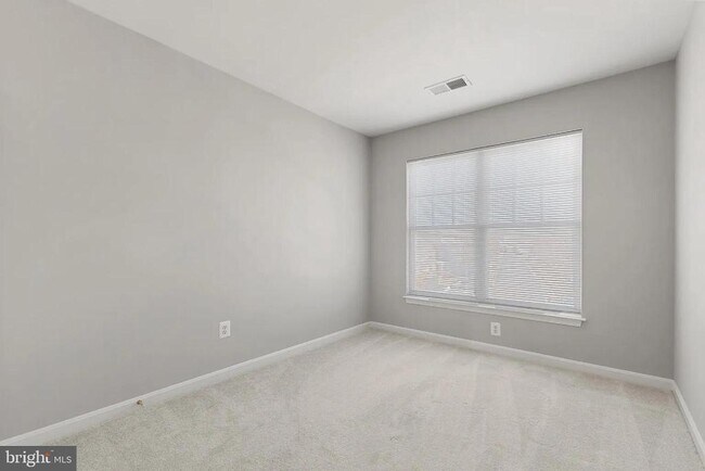Building Photo - 9211 Cascade Falls Dr