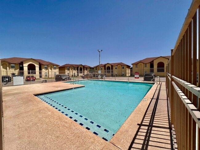 Building Photo - 9804 Cantera Ct