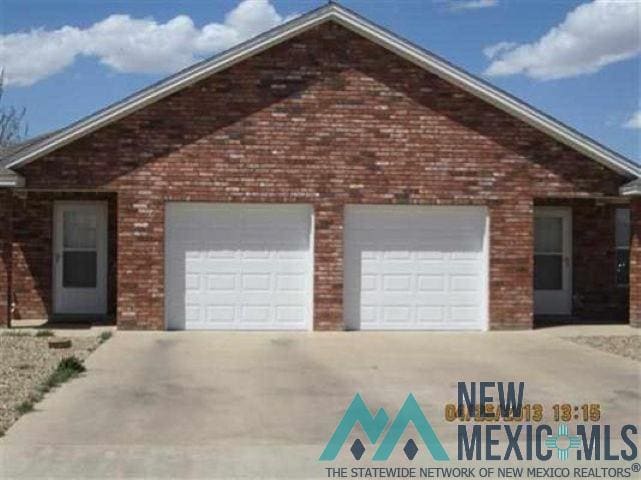 Building Photo - 708 Bison Rd