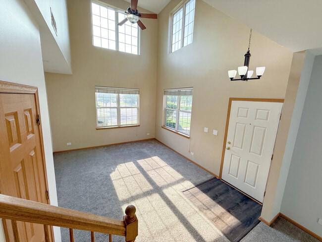 Building Photo - 2534 Hillsboro Blvd