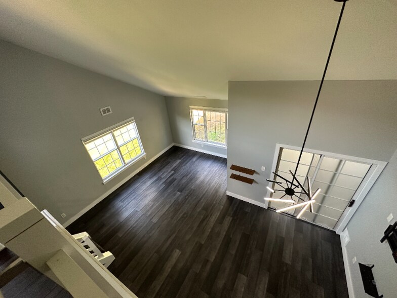 Building Photo - 66 Andover Pl