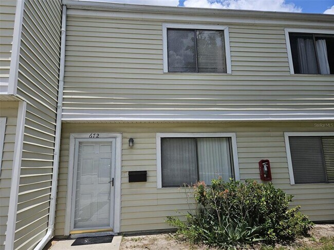 Building Photo - 672 Leslie Ct