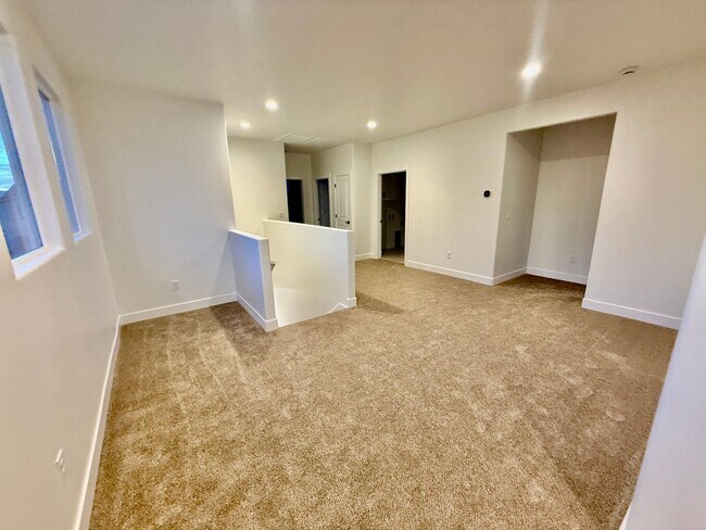 Building Photo - Three Bedroom Home in Desert Canyons