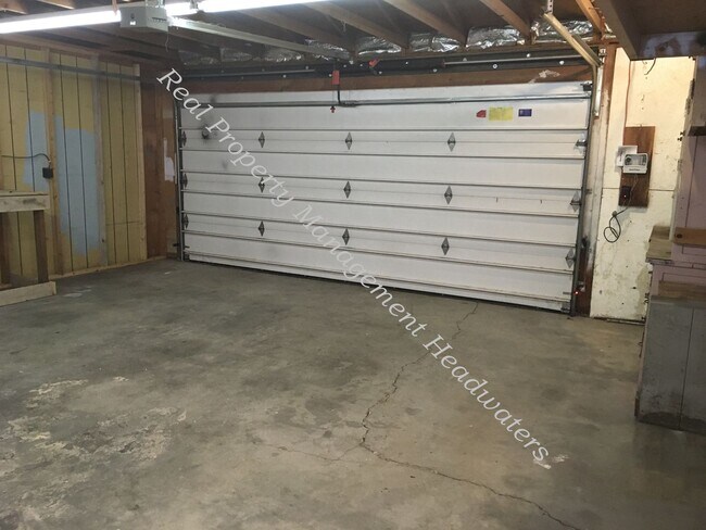 Building Photo - 3 Bedroom 2 Bath Pet Friendly House for Rent