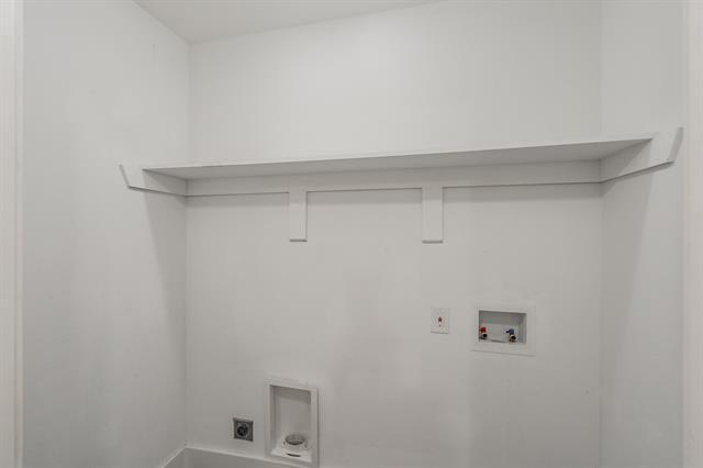 Building Photo - 916 S Rosemont Ave