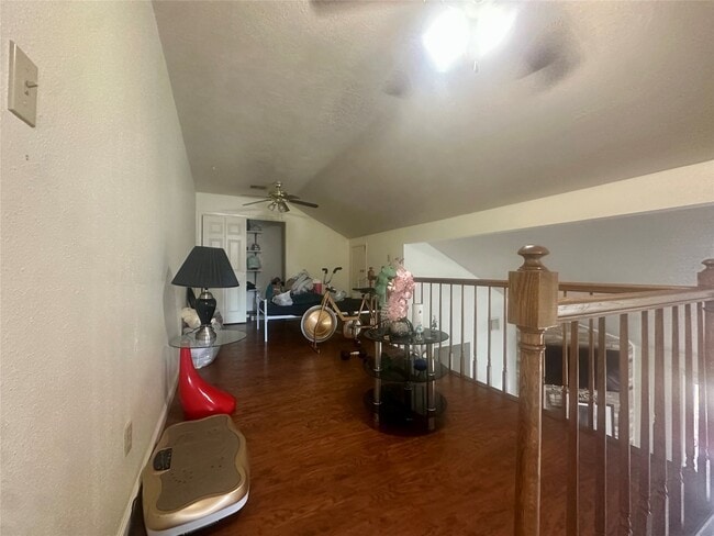 Building Photo - 5144 Beaverhill Dr