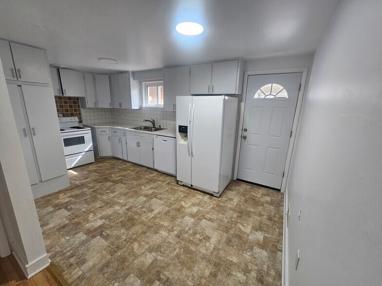 Building Photo - 10630 W 47th Pl