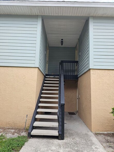 Building Photo - 540 Golden Raintree Pl