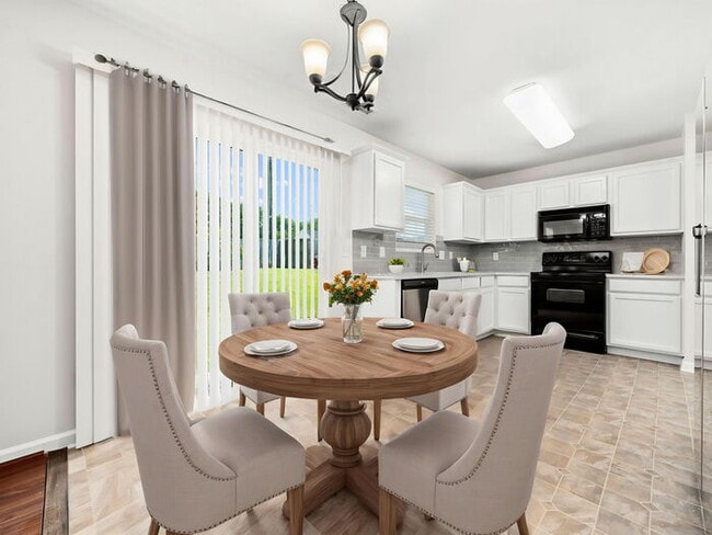 Building Photo - Spacious and Move-In Ready Home! - Fenced Yard!