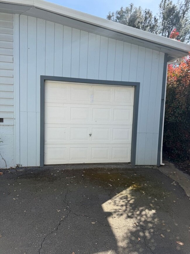 Building Photo - 3 bedroom home in Shasta Lake City