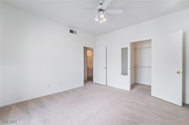 Building Photo - 251 S Green Valley Pkwy